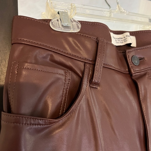 Faux leather pants - Picture 3 of 5